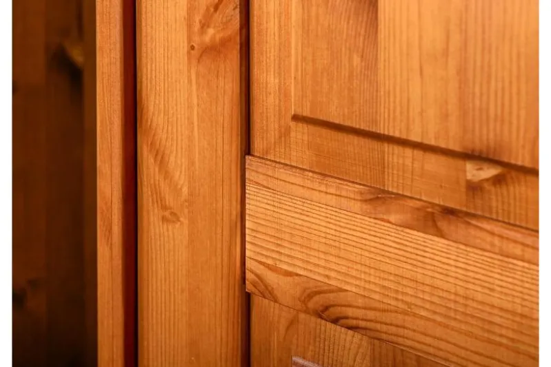 Armadio shabby legno massello miele 3 ante