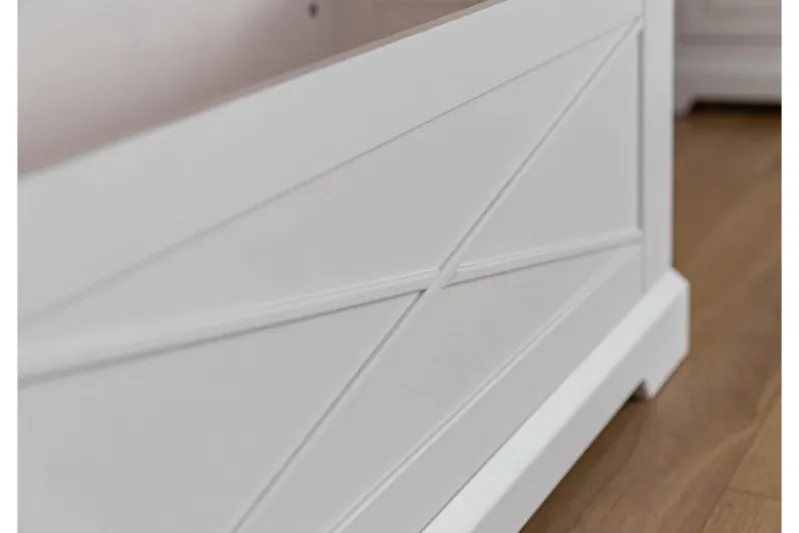 Baule shabby bianco e tabacco in legno massello di pino