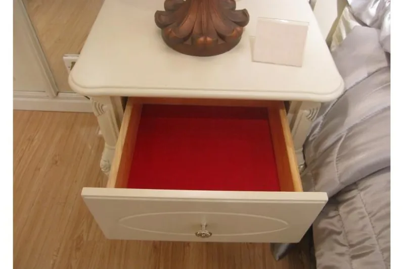 Comodino classico con cassetto color Avorio Bella 902
