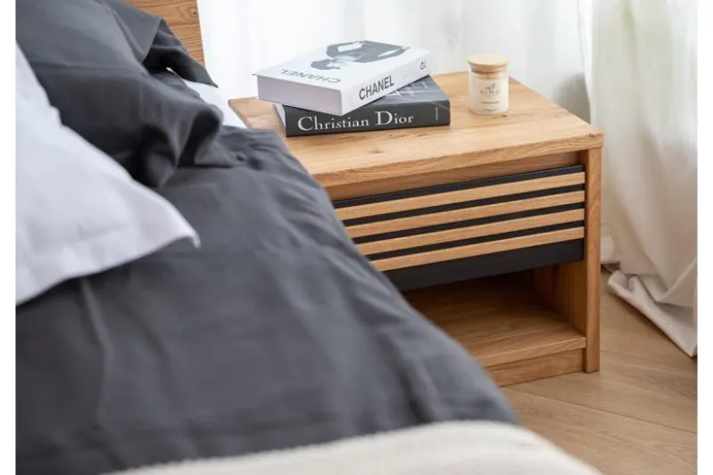 Comodino moderno in legno naturale massello oliato e nero