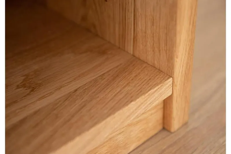 Comodino moderno in legno naturale massello oliato e nero