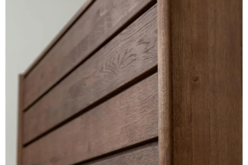 Comò rovere massello tabacco stile moderno