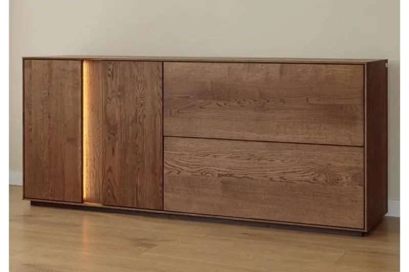 Credenza moderna alta in rovere massello tabacco con LED