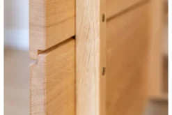 Credenza moderna in rovere massello grezzo con illuminazione LED
