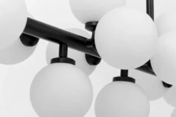 Lampadario a sospensione a sfere con barra nera PETRICA W16