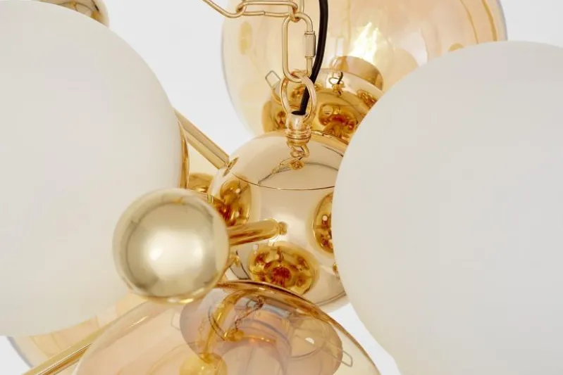Lampadario a sospensione dorato bocce ambra e bianche AFRODIS W6