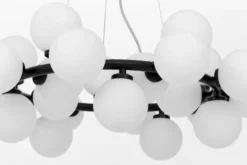 Lampadario con sfere opalescenti corona metallo nero MARSIADA W25