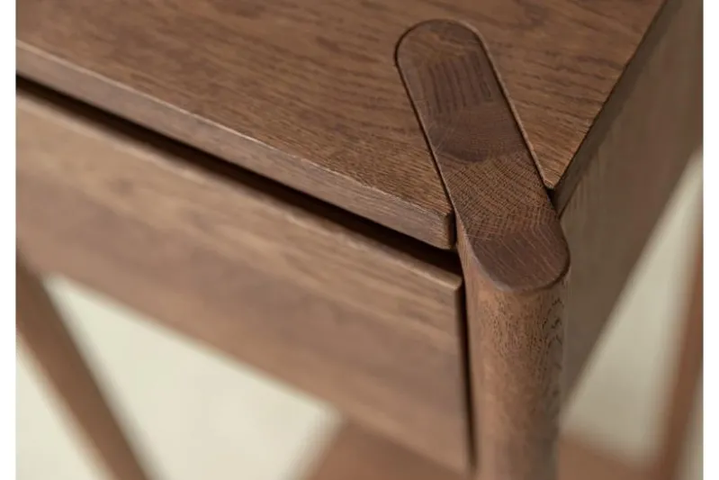 Mobiletto alto moderno rovere massello tabacco