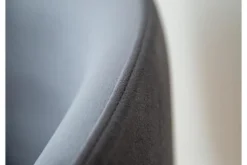 Poltroncina moderna velluto grafite e rovere FORIO