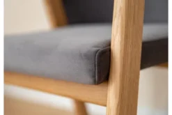 Poltroncina moderna velluto grafite e rovere FORIO