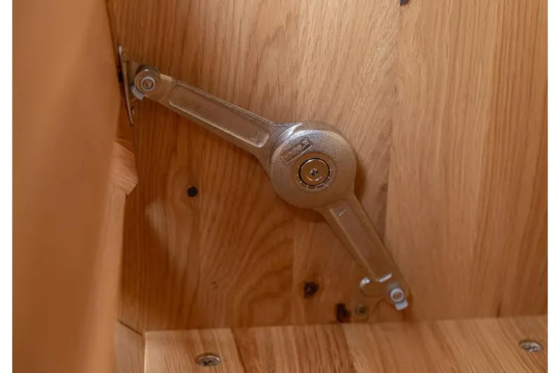 Scarpiera moderna in rovere massello naturale