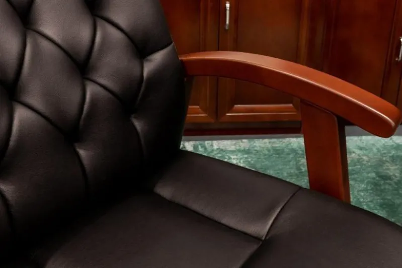 Sedia da conferenza classica pelle marrone CONSUL