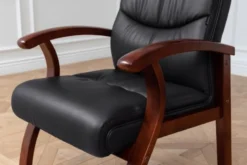 Sedia da conferenza Comforte in pelle Nero