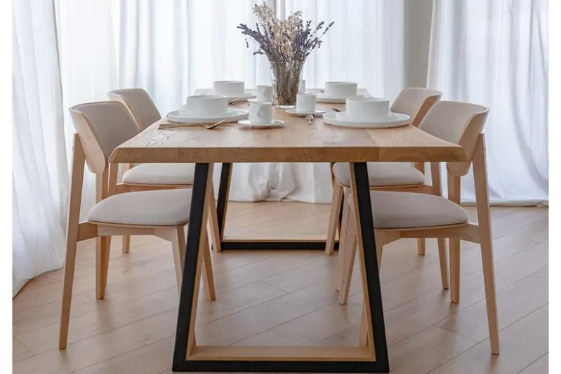 Sedia da pranzo in velluto beige con gambe in faggio COMO