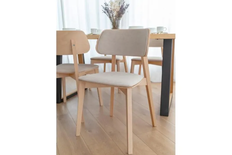 Sedia da pranzo in velluto beige con gambe in faggio COMO