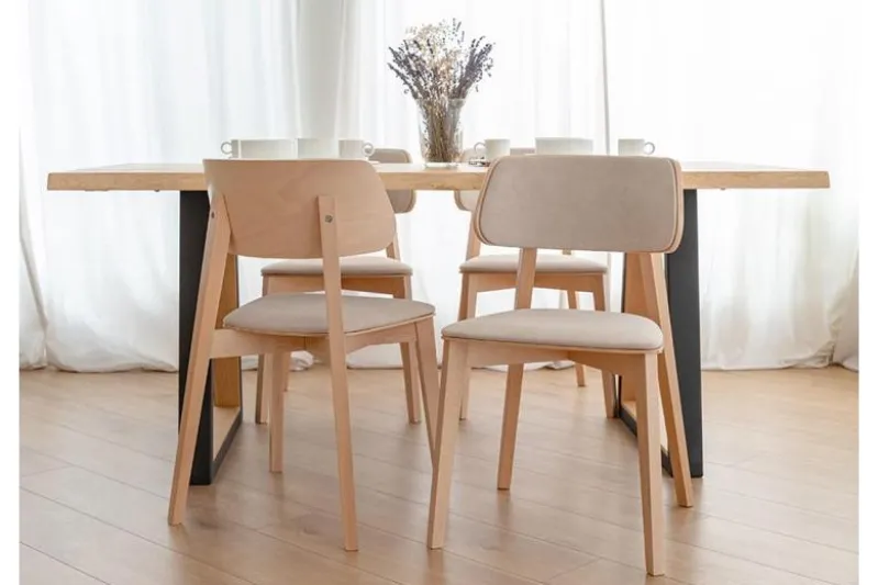 Sedia da pranzo in velluto beige con gambe in faggio COMO