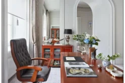 Sedia dirigenziale in vera pelle marrone Consul