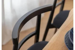 Sedia imbottita nera ORIO