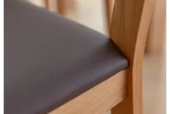 Sedia in rovere massello e sedile in pelle ecologica marrone PRATO