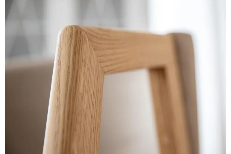 Sedia poltroncina rovere massello e velluto beige FORIO