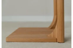 Tavolino moderno struttura a C rovere massello naturale