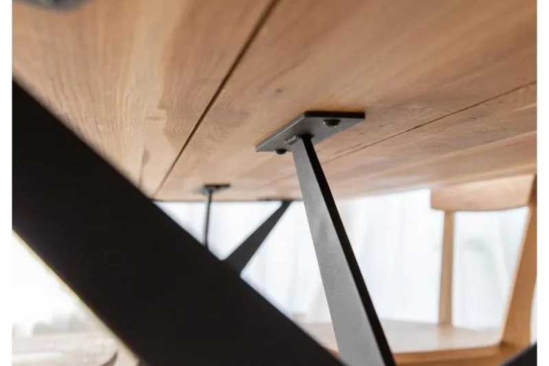 Tavolo moderno ovale in legno massello rovere e metallo nero 160x90 SISTINA