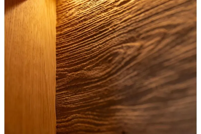 Vetrina moderna 2 ante rovere massello naturale